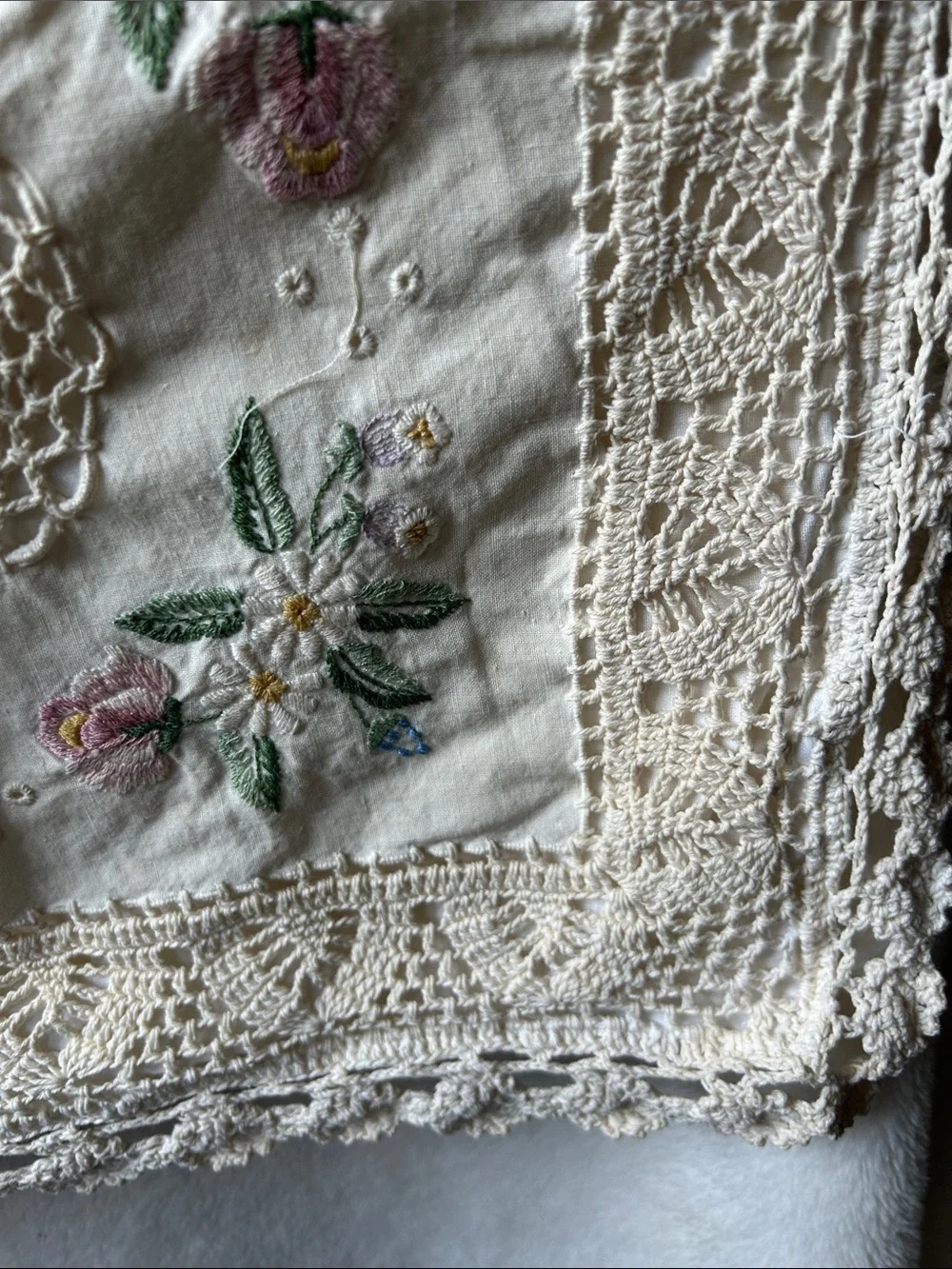 Vintage hand -Embroidered Cream Lace Trim pillow cover shams